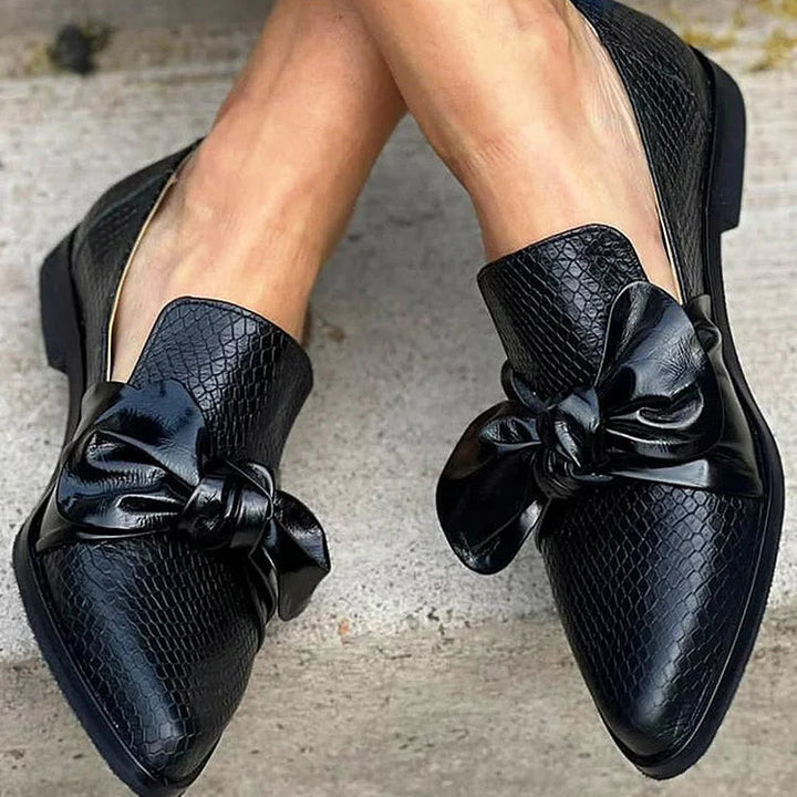 Casey | Elegant Skinnende Sløyfe Svart Loafer