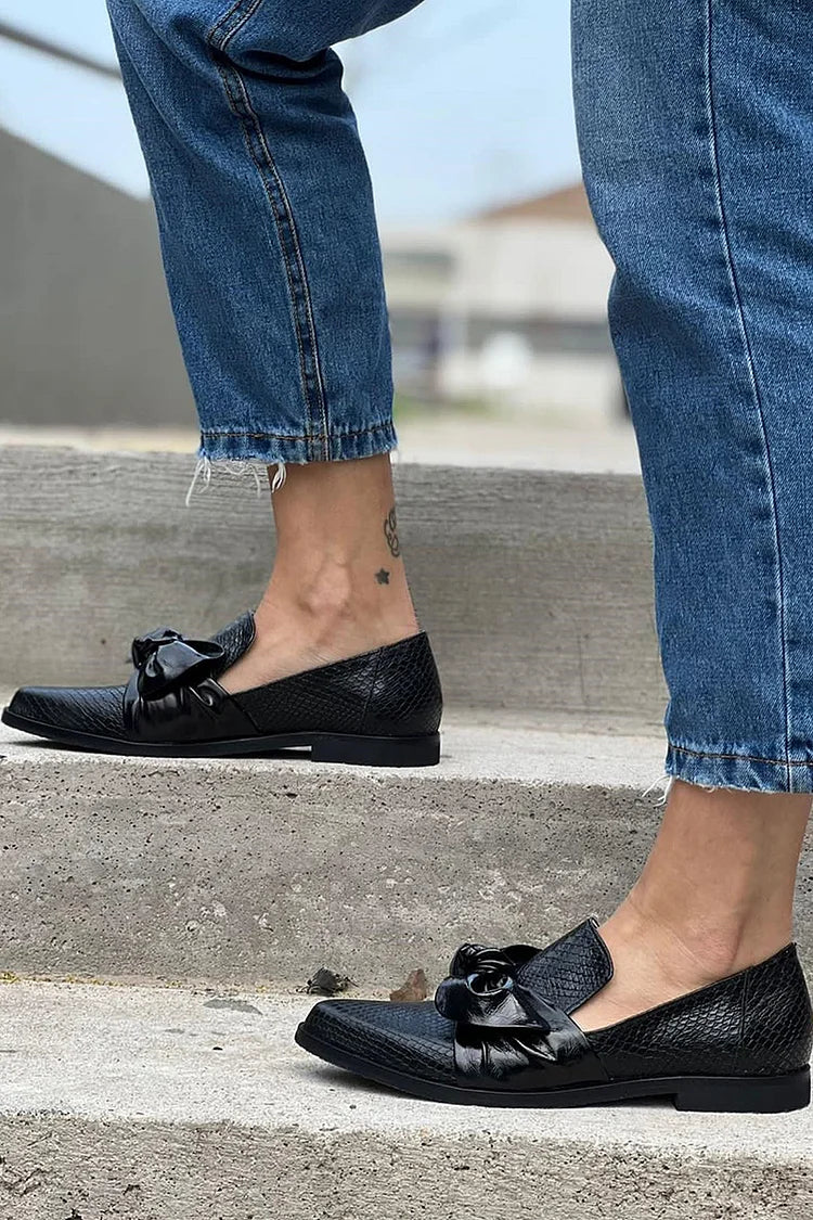 Casey | Elegant Skinnende Sløyfe Svart Loafer