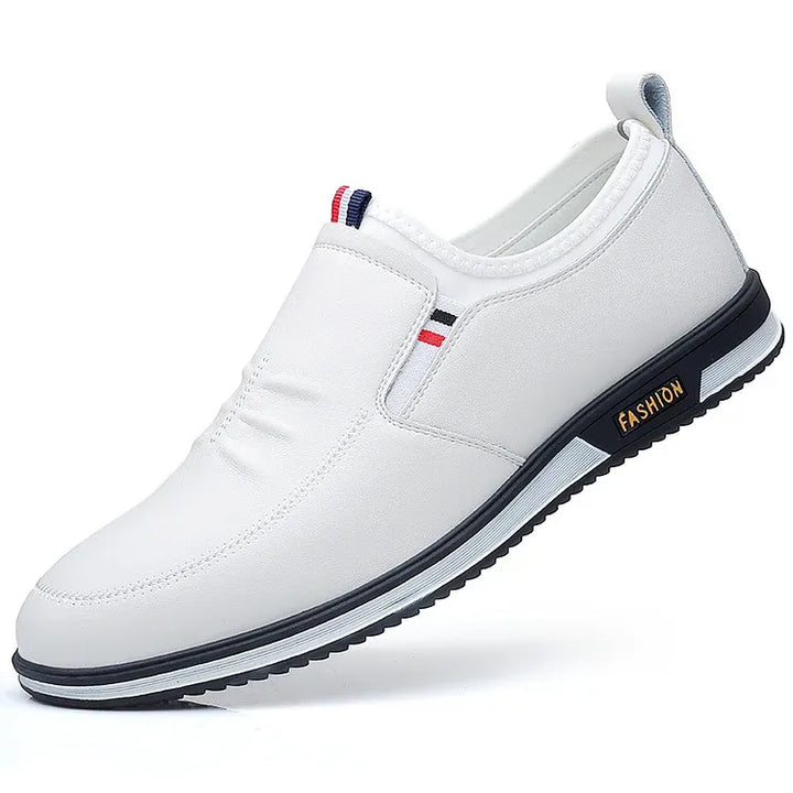 Bradley | Stilfulle Letthvite Slip-On Sko