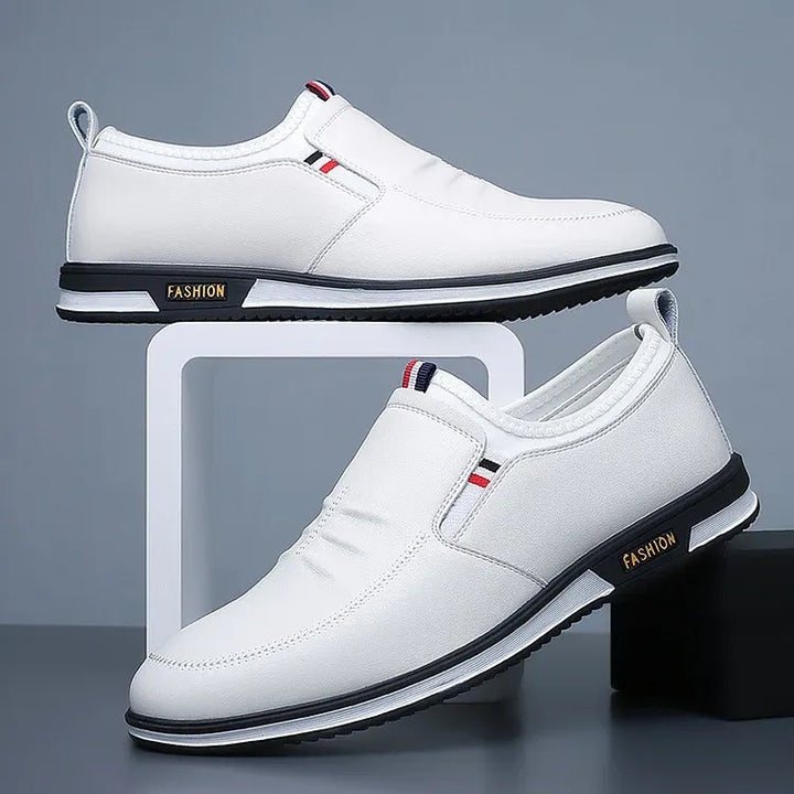 Bradley | Stilfulle Letthvite Slip-On Sko