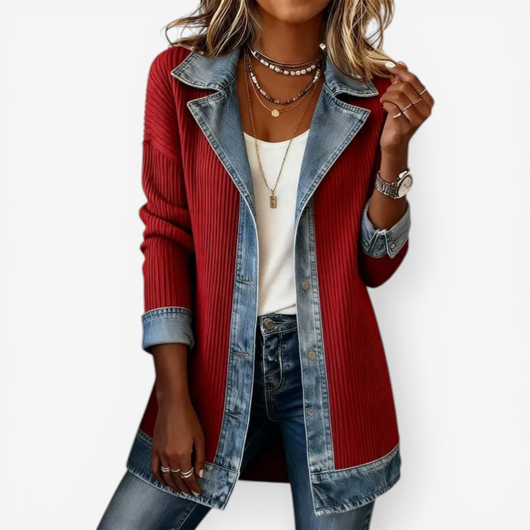 Bethany | Elegant lagdelt kragejakke med knapper
