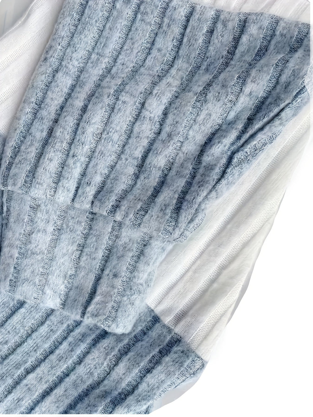 Cecilia | Strukturert Colorblock Hettegenser